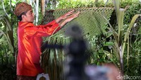 Jokowi memasang bleketepe di kediamannya.
