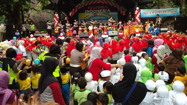 Lucunya Anak  anak  Saat Diajak Polisi Joget  Baby Shark