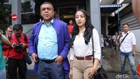 Judika merasa namanya dicemarkan karena adanya katalog Alexis tersebut.  Foto: Hanif Hawari/detikHOT