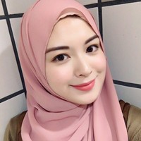 Ayana Jihye Moon memutuskan untuk belajar agama Islam lewat internet dan kegiatan yang terkait dengan muslim. Ayana juga pernah mengatakan bahwa keluarga selalu mendukung agama yang menjadi pilihannya. Foto: Dok. Instagram @xolovelyayana
