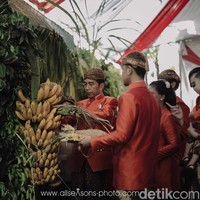 Di balik warna oranye, Tuty punya alasan tersendiri ketika memilihnya. Kenapa warna oranye? Karena saya ingin memberi nuansa alam, ujarnya. Foto: Dok. allseasons