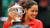 Gelar Prancis Terbuka alias Roland Garros 2008 jadi satu-satunya gelar Grand Slam sepanjang kariernya. Di final kala itu, Ivanovic mengalahkan Dinara Safina dari Rusia. (Foto: Julian Finney/Getty Images