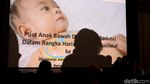 Lucunya Bayi yang Ikut Pijat Massal di Kemenkes