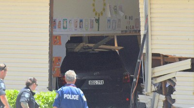 Penampakan Mobil yang Tabrak Ruang Kelas SD di Sydney