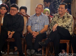 Senyum 3 Menteri Saat Saksikan Simulasi Pernikahan Putri Jokowi