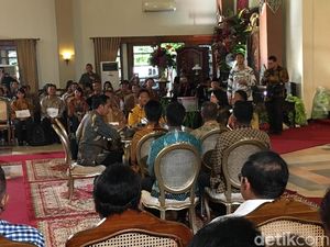 Mahar Nikah Kahiyang dari Bobby: Alat Salat dan Emas 80 Gram