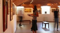 Museum juga menyediakan informasi mengenai sejarah para pemalsu lukisan, serta berbagai lukisan terkenal yang pernah dibuat tiruannya. Jadi traveler bisa mengenal lebih jauh tentang sepak terjang seniman pemalsu lukisan (Faelschermuseum)