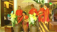 Prosesi sadeyan dhawet atau jualan dawet itu dilakukan setelah siraman. (Foto: Dok. All Seasons Photo)
