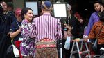 Cantiknya Jurnalis TV Liputan Pernikahan Kahiyang-Bobby Pakai Kebaya