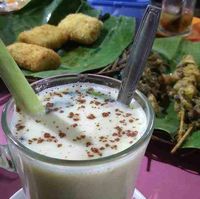 Omah susu yang enak jadi tempat bersantai.
