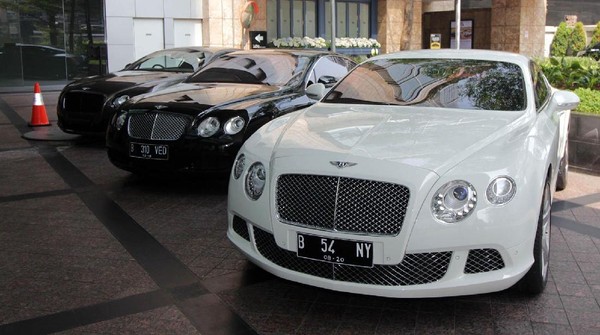 Kongkow Pemilik Mobil Mewah Bentley
