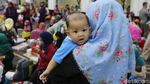 Lucunya Bayi yang Ikut Pijat Massal di Kemenkes