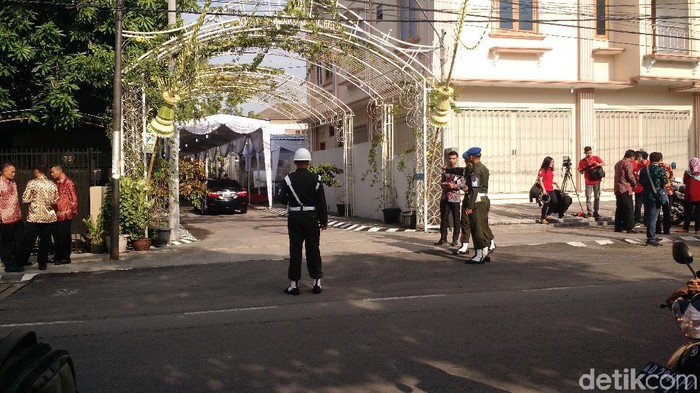 Begini Suasana di Kediaman Jokowi Jelang Prosesi Bleketepe Kahiyang
