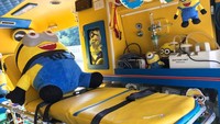 Meski dihiasi banyak barang Minions, ambulans tetap menyimpan peralatan medis yang memadai untuk keadaan darurat. (Foto: Facebook/Leesuvan Nirun)