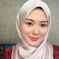 Wanita yang berdomisili di Seoul, Korea Selatan, itu awalnya mengatakan tidak bisa konsisten mengenakan jilbab karena akan mempengaruhi pekerjaan serta keluarganya. Namun kini Ayana Jihye Moon sudah sepenuhnya berhijab. Foto: Dok. Instagram @xolovelyayana