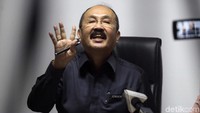 Fredrich Yunadi menjadi pengacara Ketua DPR Seyta Novanto dalam kasus dugaan korupsi e-KTP.