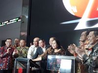 Bersama Teman Kampus, Jonan Buka Perdagangan Bursa