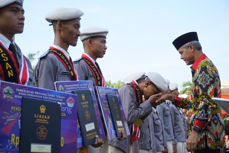 Sekolah Gratis di Jateng ini Berhasil Cetak Siswa Berprestasi Sekolah Gratis di Jateng ini Berhasil Cetak Siswa Berprestasi