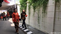 Penampilan Selvi itu dipadukan dengan sanggul Jawa (Foto: Ray Jordan/detikcom)