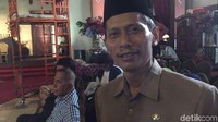 Basir menjabat sebagai Kepala KUA Banjarsari Kota Surakarta. Mendapatkan tanggung jawab penting dalam acara pernikahan anak orang nomor satu negeri ini, Basir mengaku grogi. (Foto: Tri Aljumanto/detikcom)