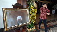 Kahiyang dan Bobby tak selalu mengenakan pakaian yang terkesan resmi. Ada pula sesi foto pre-wedding dengan pakaian kasual.