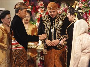 Melihat Lagi Pernikahan Kahiyang-Bobby: Kirab, Akad, Resepsi