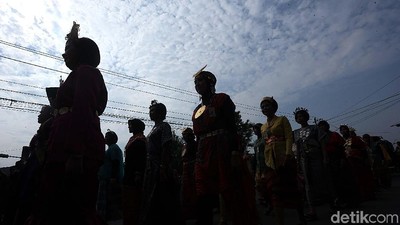 Foto: Kirab Pernikahan Kahiyang-Bobby