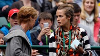 Penampilan Kim Sears membetot perhatian publik dengan gaya fashion klasik dan rambut pirangnya. (Paul Gilham/Getty Images)