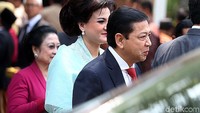 Deisti ada di kediamannya, Jalan Wijaya XIII, Jakarta Selatan saat penyidik KPK datang untuk menangkap suaminya pada Rabu (15/11/2017) malam. Saat itu, Novanto tidak ada di rumah. (Foto: Rengga Sancaya)
