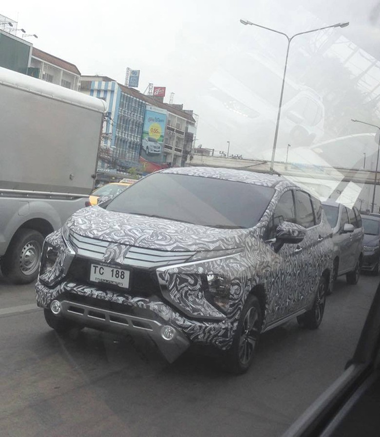 Mitsubishi Xpander tengah diuji di Thailand Foto: Pool (Indianautosblog) Mitsubishi Xpander tengah diuji di Thailand Foto: Pool (Indianautosblog)