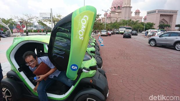Keliling Putrajaya Malaysia Naik Mobil Listrik Canggih