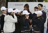 Ekspresi kaget anak-anak sekolah saat lihat Minho 'SHINee'.