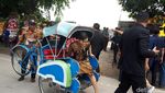 Saat Tamu Resepsi Pernikahan Kahiyang Diantar Becak Gratis
