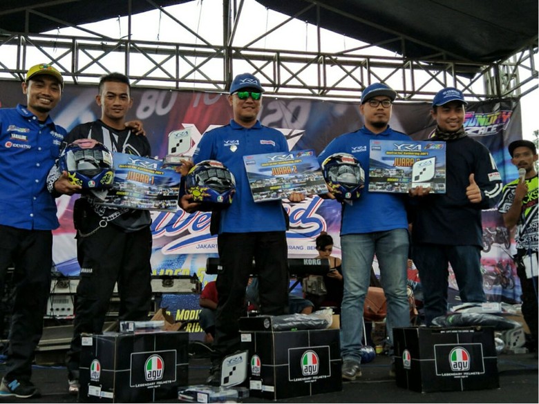 Juara 1,2,3 instruktur terbaik Yamaha Riding Academy (YRA)/Foto: Yamaha Juara 1,2,3 instruktur terbaik Yamaha Riding Academy (YRA)/Foto: Yamaha