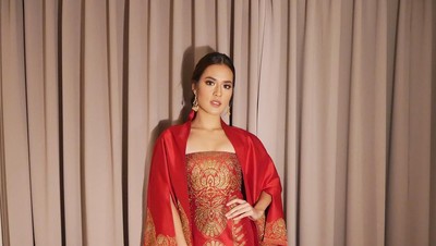 Merah Menyala Raisa di Resepsi Pernikahan Putri Jokowi