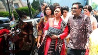 Djarot dan Happy Farida juga mengucapkan turut berbahagia untuk pernikahan Kahiyang-Bobby. Mereka mendoakan pasangan ini menjadi keluarga sakinah mawadah warahmah. Foto: Rengga Sancaya/detikFoto