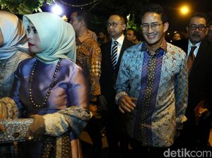 Pejabat Hingga Pengusaha Hadiri Resepsi Malam Kahiyang-Bobby