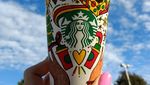 Intip Kreasi Keren Holiday Cup Starbucks yang Diwarnai Netizen