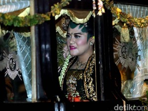 Resepsi Usai, Kahiyang-Bobby Tinggalkan Graha Saba