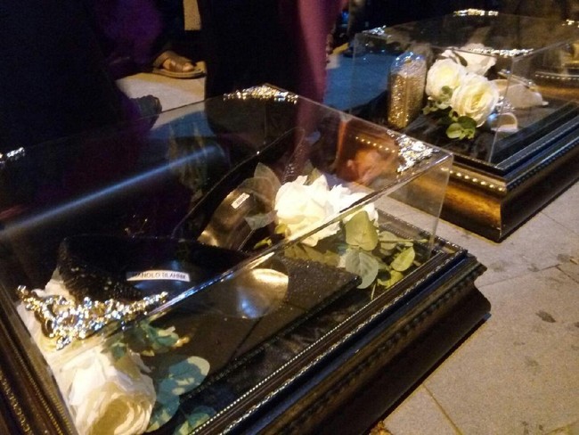 Material beledu atau beludru digunakan untuk memberi kesan mewah. Seperti kotak untuk menaruh pump shoes Manolo Blahnik ini. Foto: Dok. Rose Arbor Seserahan