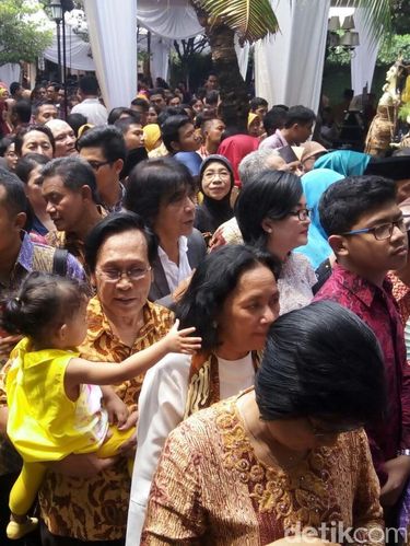 Ian Antono antre masuk lokasi nikahan Kahiyang