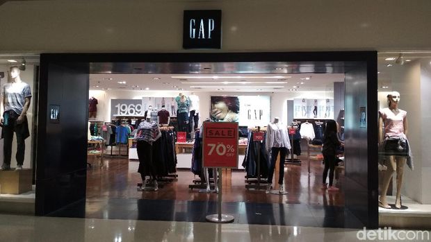 Toko GAP Pondok Indah Tutup, di GI Masih Buka