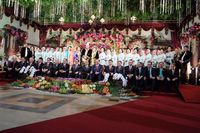 Menteri Jokowi Duduk di Lantai Pelaminan Saat Foto Bareng Kahiyang