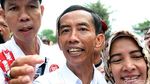 Foto: Heboh Jokowi KW Seliweran di Depan Gedung Pernikahan Kahiyang-Bobby