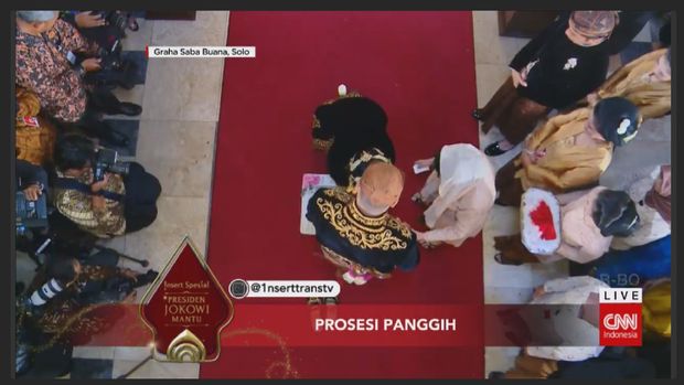 Rangkaian upacara panggih pernikahan Kahiyang-Bobby.