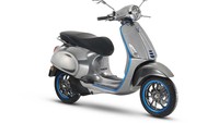 Dalam siaran persnya, Rabu (8/11/2017), Vespa menyebu Elettrica ini merupakan kombinasi dari karya seni kontemporer khas Vespa dengan jantung pacu modern. Pool/Vespa.