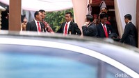 Puluhan petugas Paspampres dikerahkan untuk menjaga prosesi pernikahan Kahiyang-Bobby.