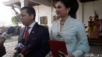 Setya Novanto tiba ditemani sang istri (Foto: Bayu Ardi Isnanto/detikcom)