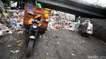 Bikin Kotor! Sampah Meluber ke Ruang Terbuka Hijau