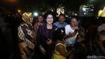 Pejabat Hingga Pengusaha Hadiri Resepsi Malam Kahiyang-Bobby